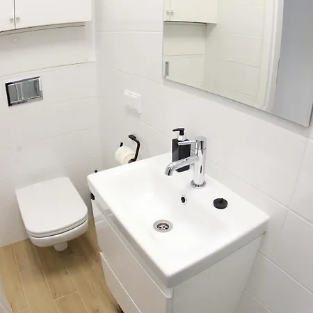 Komfi Dom 4 * Жешув