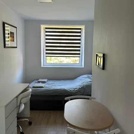 Komfi Dom 4 * ז'שוב