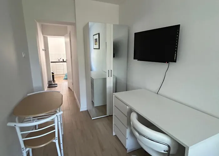 Apartment Komfi Dom 4 *